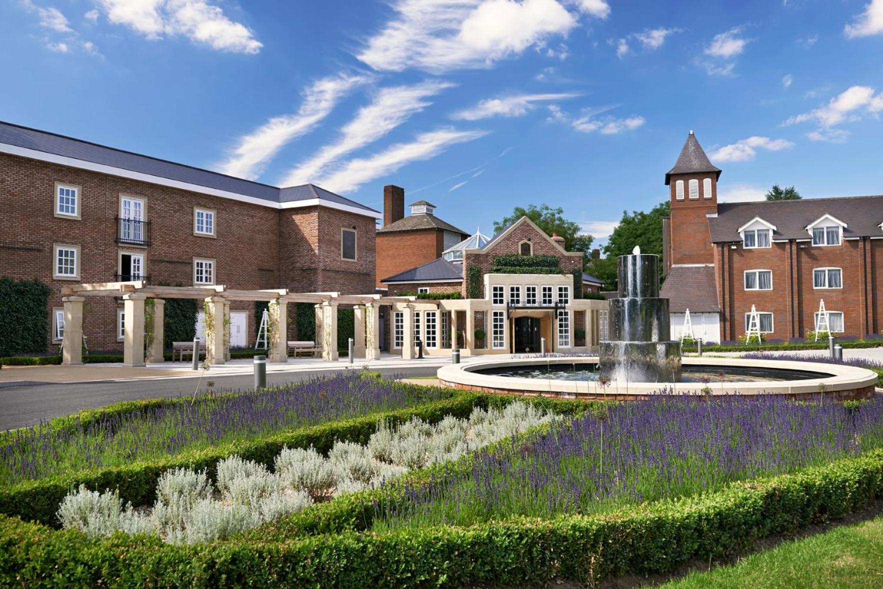 The Belfry Hotel & Resort サットン・コールドフィールド エクステリア 写真